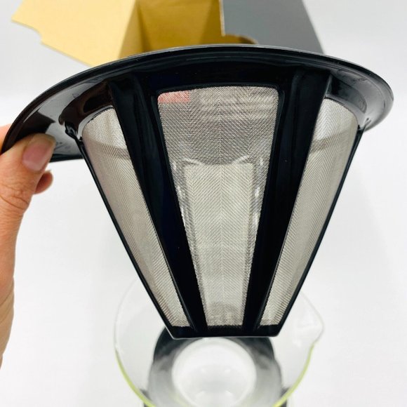 Bodum Pour Over Coffee Maker with Permanent Filter 8 Cup, 1.01, 34 fl. oz - Picture 5 of 9